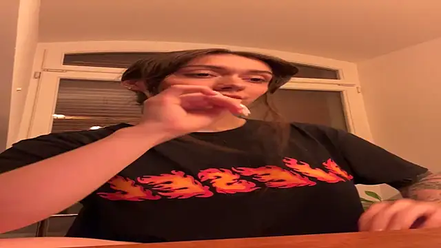 emiliasommer online show from 30, 9, 2025