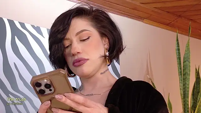 Hannah Borbon online show from 30, 9, 2025