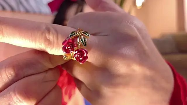 Hannah Borbon online show from 2, 10, 2025