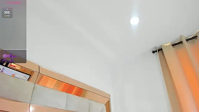 Snapshot of Salomethompson- chatting on 30, 9, 2025 Salomethompson- online show from 30, 9, 2025