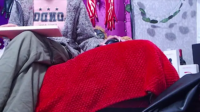 AyshaScott online show from 18, 12, 2025