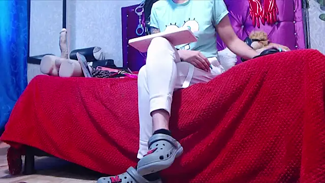 AyshaScott online show from 9, 3, 2026