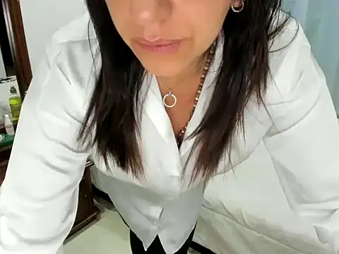 MonicaGarcia  online show from 14, 2, 2026