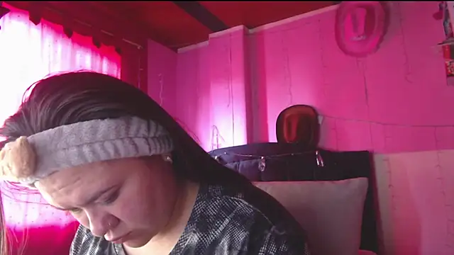 NikkiRous  online show from 13, 4, 2026