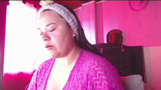 NikkiRous  online show from 9, 4, 2026