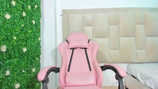 Snapshot of Milk_anastasia chatting on 7, 3, 2025 Milk anastasia online show from 7, 3, 2025