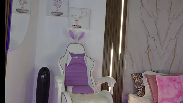 mia 099 online show from 13, 9, 2025