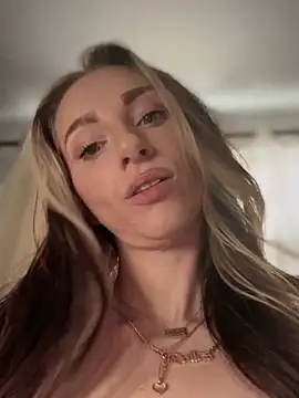 BrattyBae xo online show from 14, 1, 2026