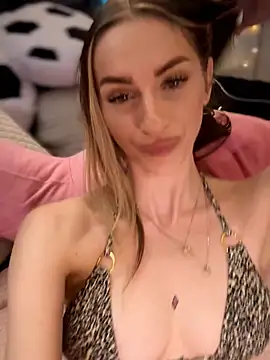 BrattyBae xo online show from 27, 6, 2026