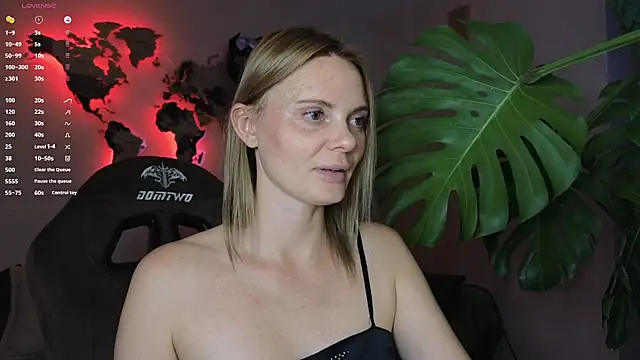 Snapshot of Sam_Klaus chatting on 8, 10, 2025 Sam Klaus online show from 8, 10, 2025