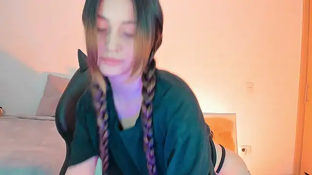 annie mora online show from 27, 11, 2025