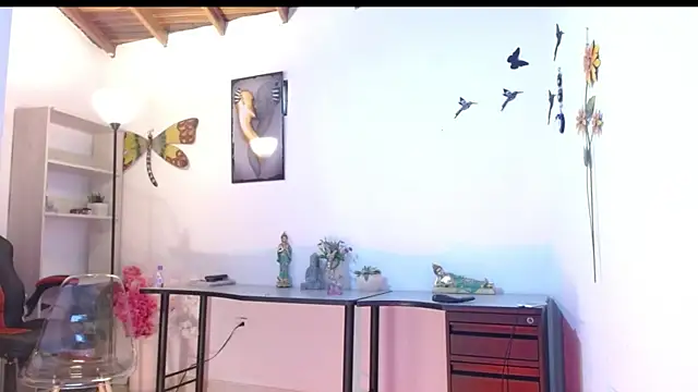 misspandora  online show from 13, 10, 2025