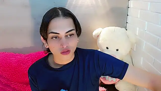 Daniela Pink  online show from 16, 10, 2025