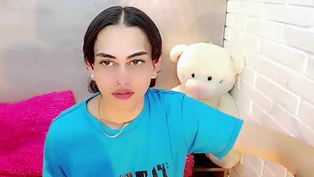 Daniela Pink  online show from 25, 11, 2025