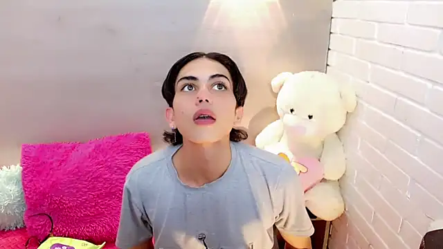 Daniela Pink  online show from 15, 9, 2025