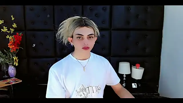 Daniela Pink  online show from 2, 3, 2026