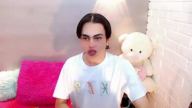 Daniela Pink  online show from 11, 10, 2025