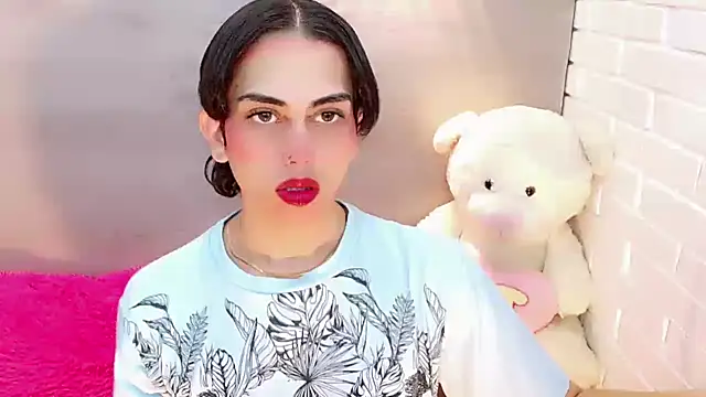 Daniela Pink  online show from 24, 10, 2025