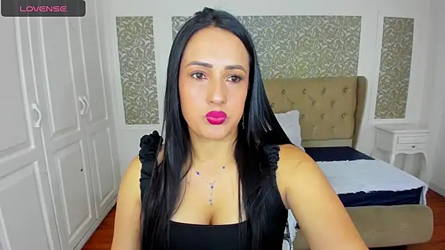 KimWessel  online show from 11, 4, 2026