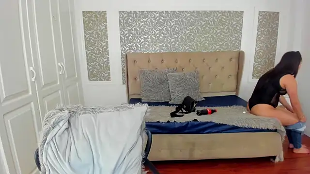 KimWessel  online show from 27, 10, 2025