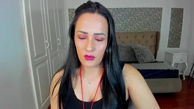 KimWessel  online show from 4, 10, 2025