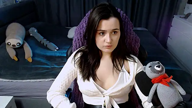 KiraYammy online show from 8, 1, 2025