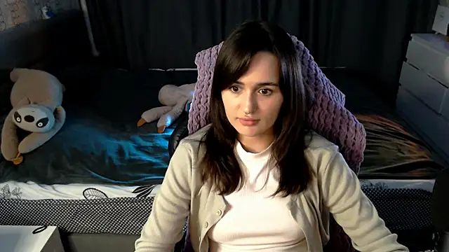 KiraYammy online show from 8, 11, 2025