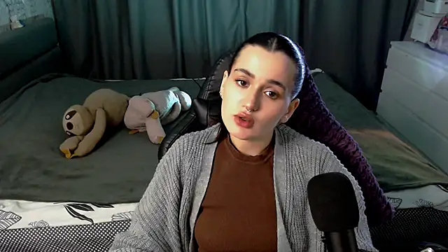 KiraYammy online show from 12, 2, 2026