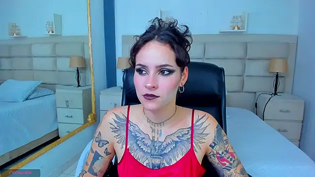 AnnyThompson  online show from 21, 10, 2025