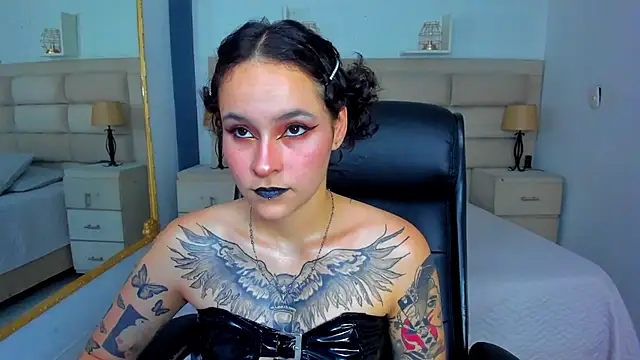 AnnyThompson  online show from 24, 9, 2025