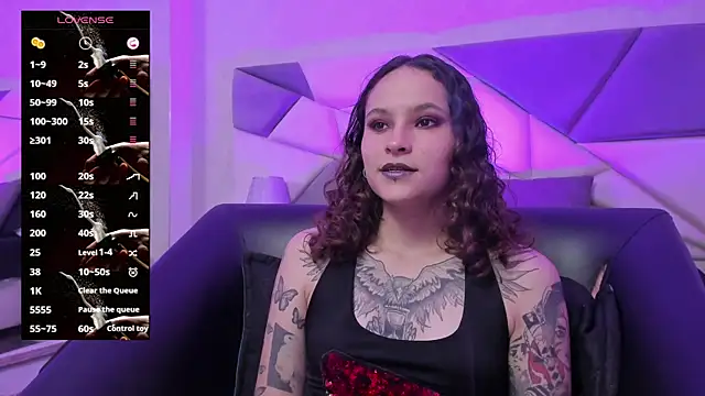 AnnyThompson  online show from 10, 3, 2025