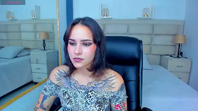 AnnyThompson  online show from 4, 10, 2025