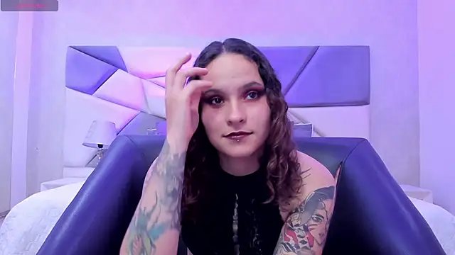 AnnyThompson  online show from 26, 2, 2025