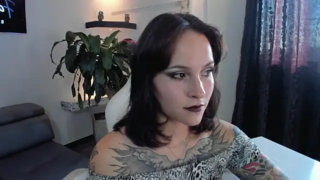 AnnyThompson  online show from 28, 9, 2025