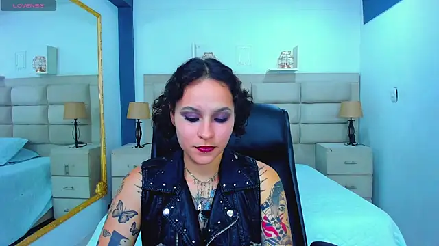 AnnyThompson  online show from 19, 9, 2025