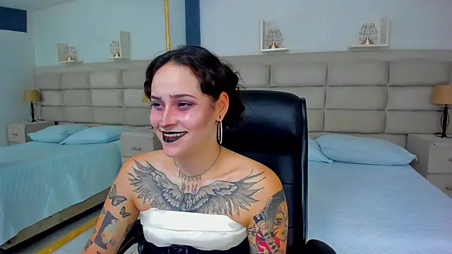 AnnyThompson  online show from 31, 10, 2025