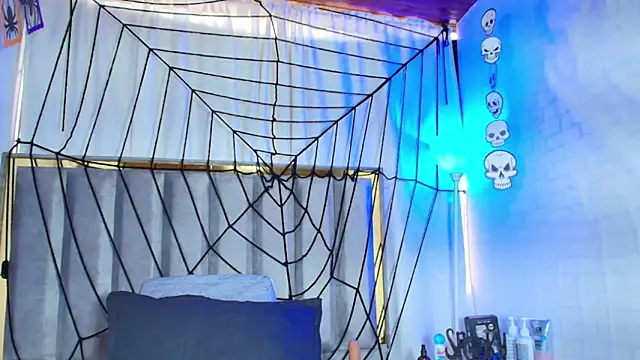 Zoe Curvy online show from 16, 10, 2025