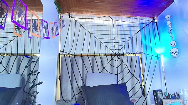 Zoe Curvy online show from 12, 10, 2025