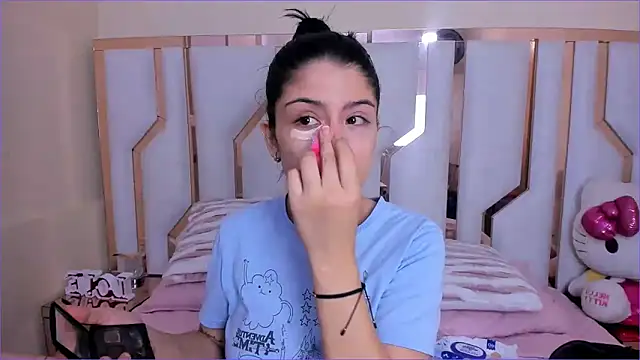 TifanyChill online show from 4, 11, 2025