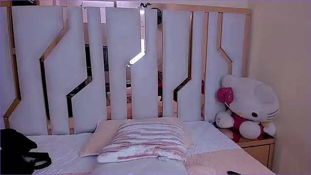 TifanyChill online show from 11, 11, 2025