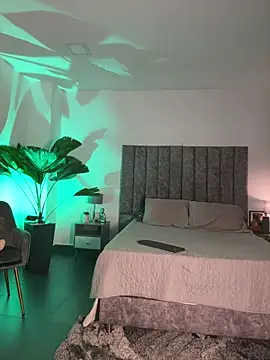 milaivanova online show from 18, 12, 2025