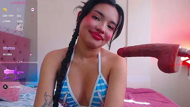 lauvelez   online show from 14, 4, 2026