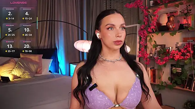 LunaNight online show from 16, 9, 2025