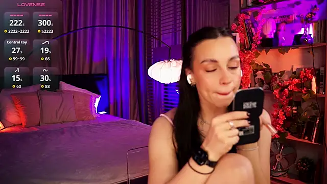 LunaNight online show from 5, 10, 2025