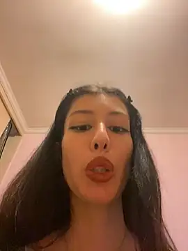 plantitasuwu online show from 7, 3, 2025