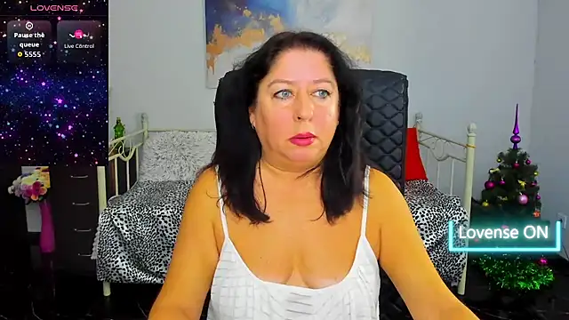 Julia Dean online show from 15, 12, 2025