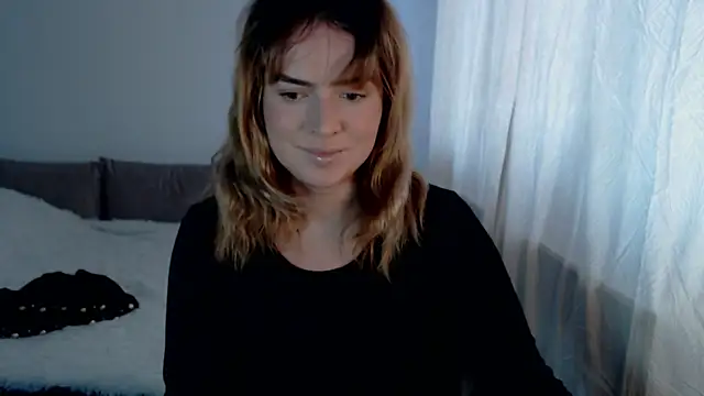 ChloeJewel1 online show from 5, 4, 2026