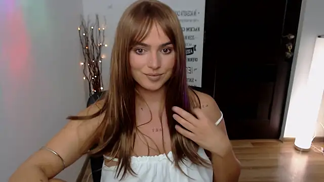 ChloeJewel1 online show from 6, 11, 2025