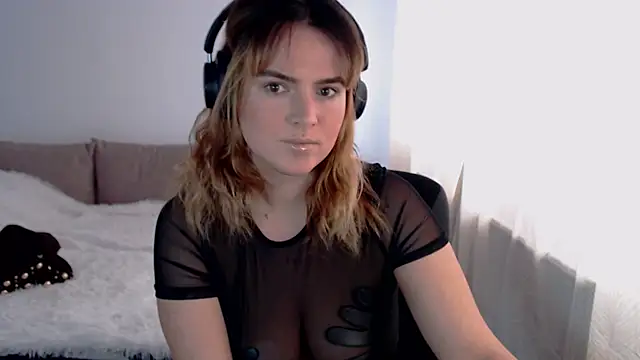 ChloeJewel1 online show from 4, 4, 2026