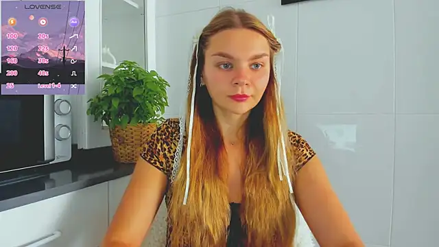 Snapshot of Molly_sweetie chatting on 26, 6, 2026 Molly sweetie online show from 26, 6, 2026